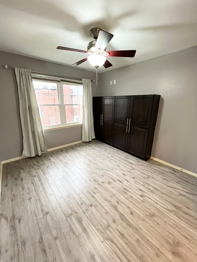 Building Photo - 20301 Shelburne Rd