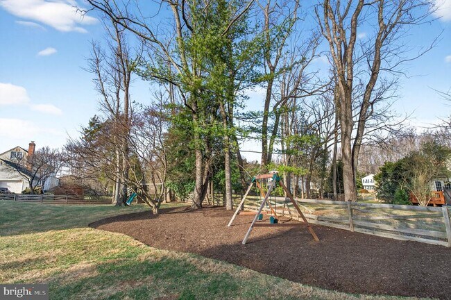 Building Photo - 11922 Holly Spring Dr