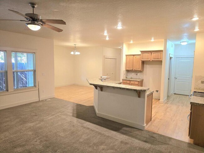 Building Photo - 9083 W Dalton Pl