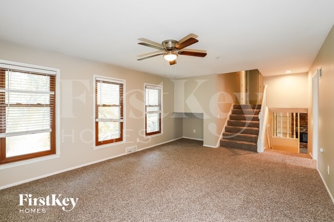 Building Photo - 5813 NW Aspen Ln