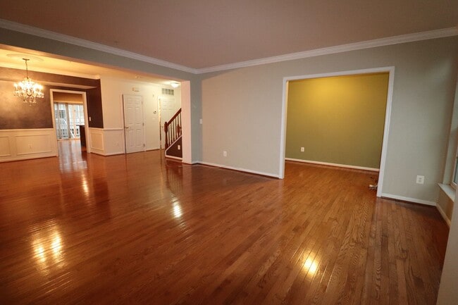 Building Photo - 4635 Battenburg Ln