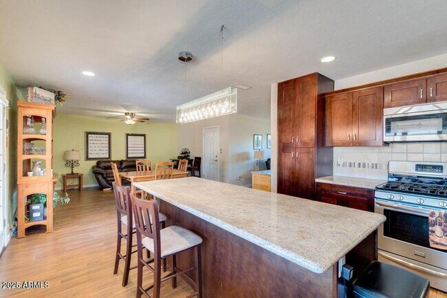 Building Photo - "Charming 2-Bed, 2-Bath Retreat in Heart of Scottsdale – Your Perfect Desert Oasis!"