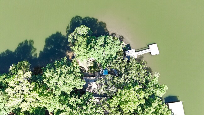 Building Photo - 16920 Landover Rd