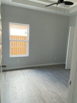 Building Photo - 413 Peabody Ave