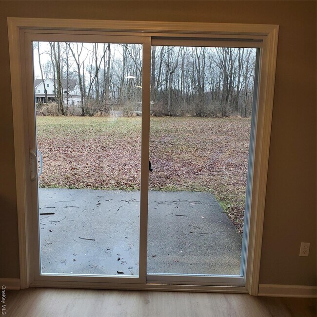 Building Photo - 71 E Searsville Rd