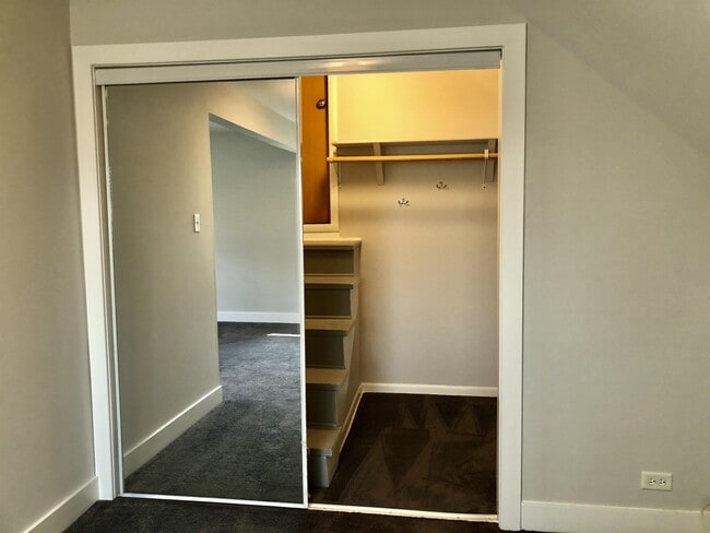 Building Photo - 4244 Gilbert Ave