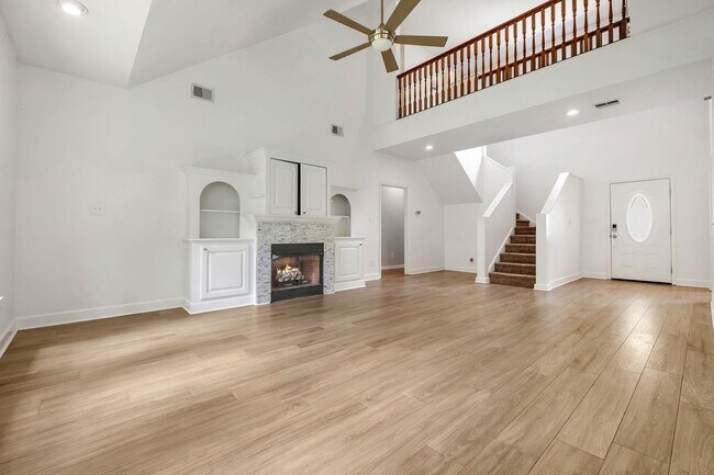 Building Photo - 848 Eagle View Dr