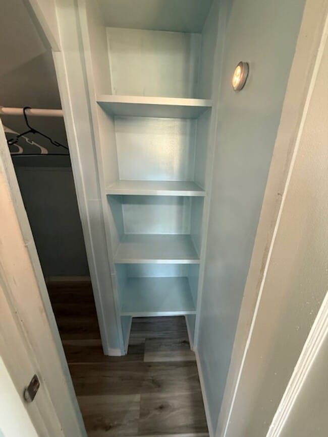 Building Photo - Beautifully Renovated 2-Bedroom Home – Mod...