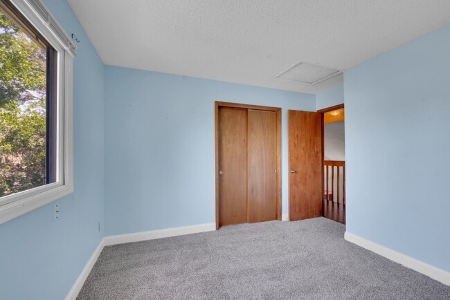 Building Photo - $3,095.00, 4-bed, 2.5-bath located in West...