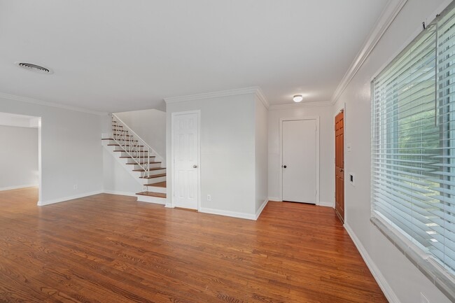 Building Photo - 2109 Sheridan St