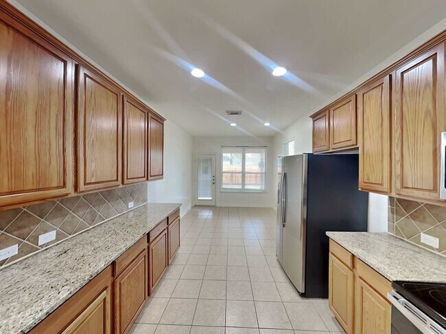 Building Photo - 17247 Marquette Point Ln