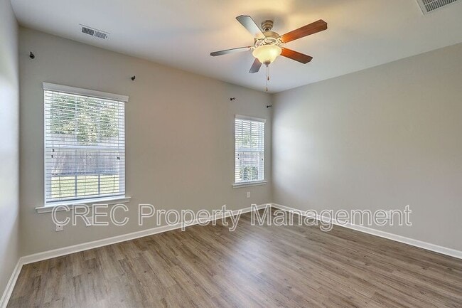 Building Photo - 9657 Spencer Woods Rd