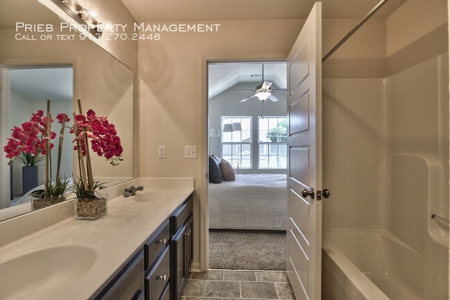 Building Photo - Prairie Haven Townhome - Available July 16th