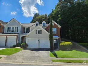 Building Photo - Rare 3 bed 2.5 bath Townhome home located ...