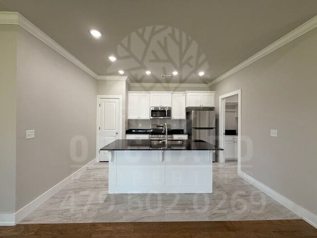 Building Photo - Henley 3 | Duplex in Siloam Springs!