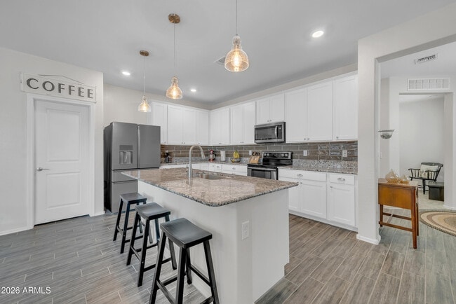 Building Photo - 25779 W Hazel Dr