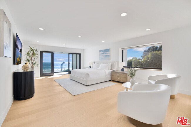 Building Photo - 30020 Morning View Dr