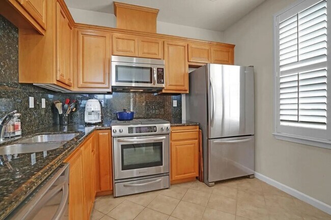 Building Photo - Wonderful Dublin Condo