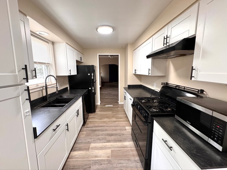 Building Photo - 4332 Jackman Rd