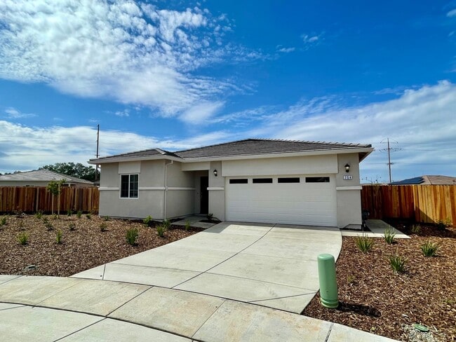 Building Photo - 754 Tamarack Ct