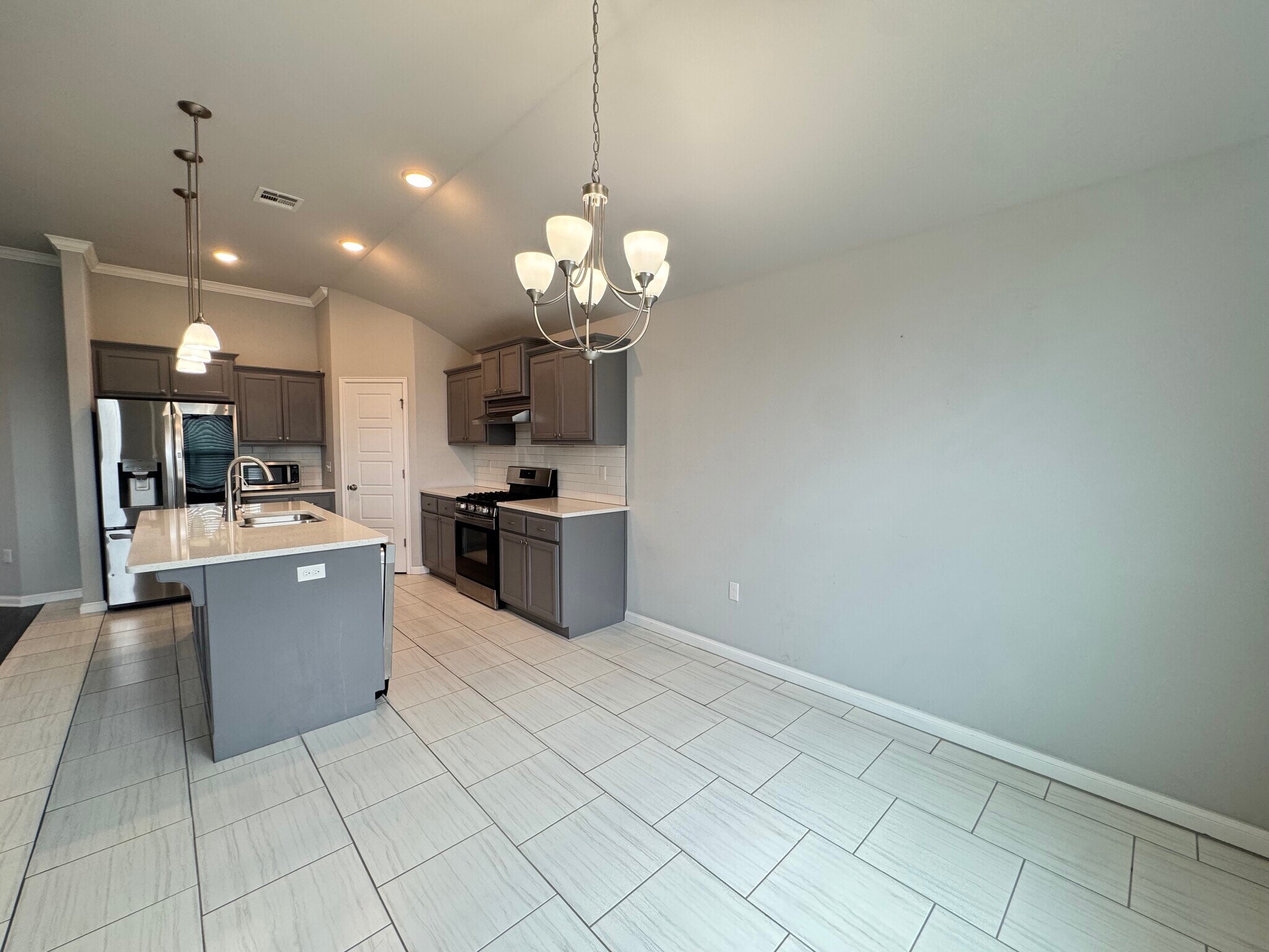 Building Photo - 9104 SW 47th St