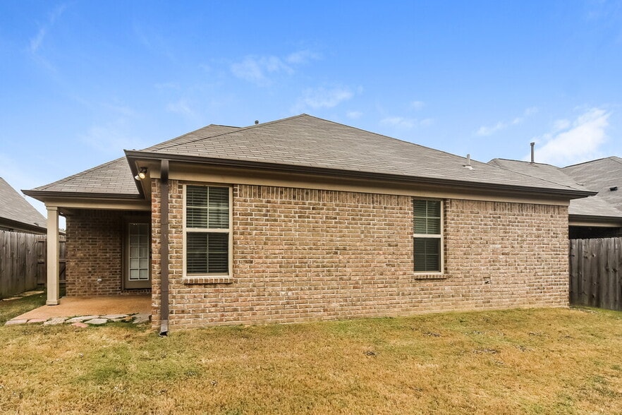 Building Photo - 9439 Darren Cir S