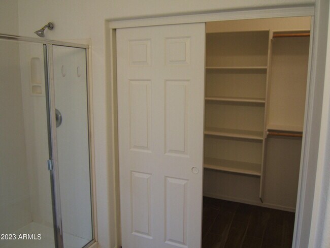 Building Photo - 9238 W Milkweed Loop