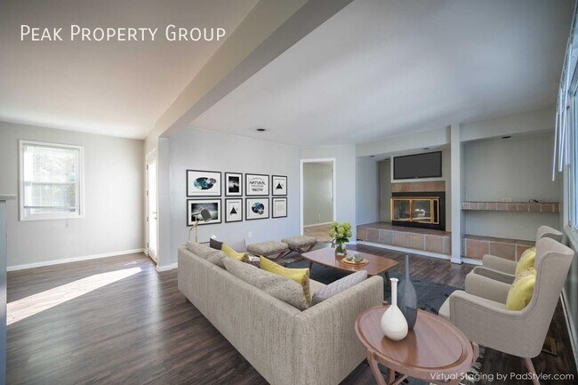 Building Photo - Available Now! 2 Bedroom Flat Near the Sho...