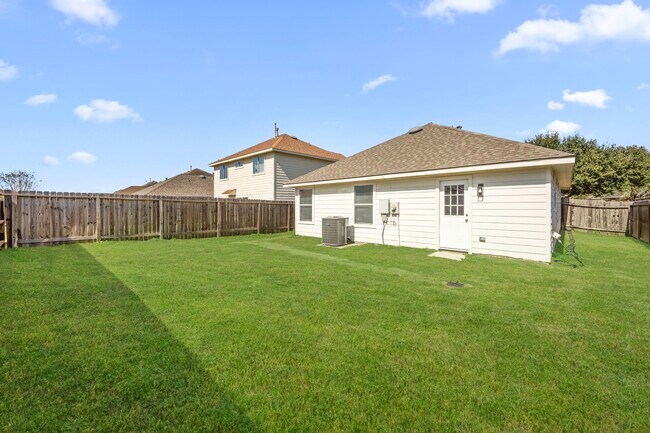 Building Photo - 8922 Aspen Trace Ln