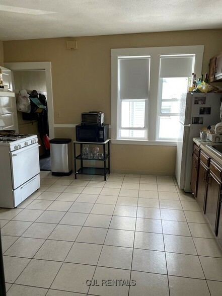 Primary Photo - 235 Brown St