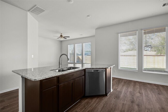 Building Photo - 416 Magnolia Ln