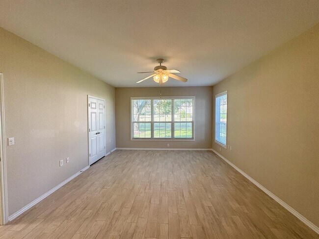 Building Photo - 100 Sunbird Ct