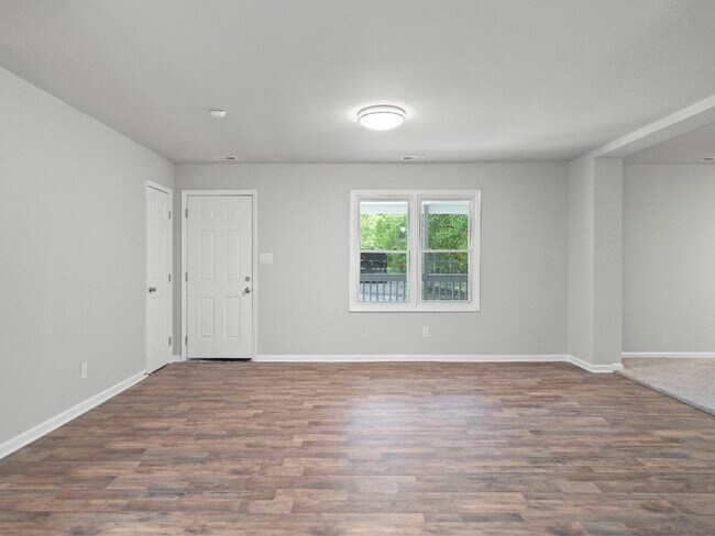 Building Photo - 128 Sunset Ln
