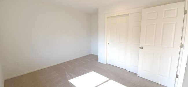 Building Photo - 1410 N Waugh Rd