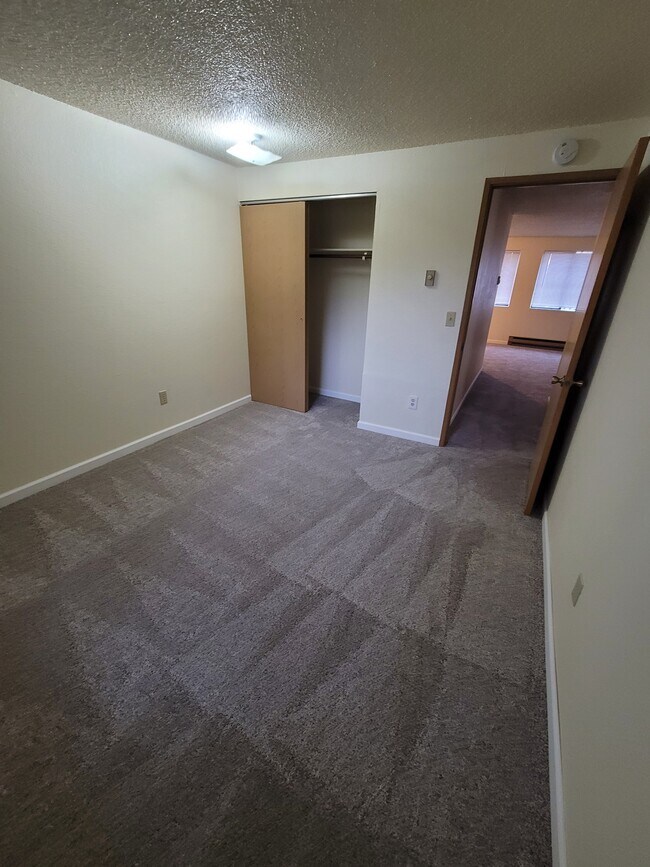 Building Photo - 690 NW Atalanta Way