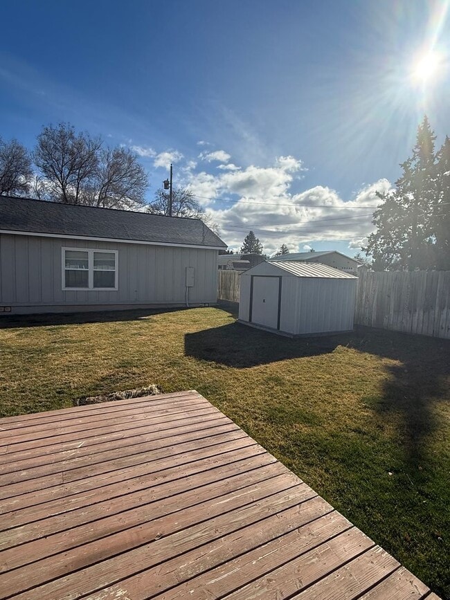 Building Photo - 1444 NW Canyon Dr