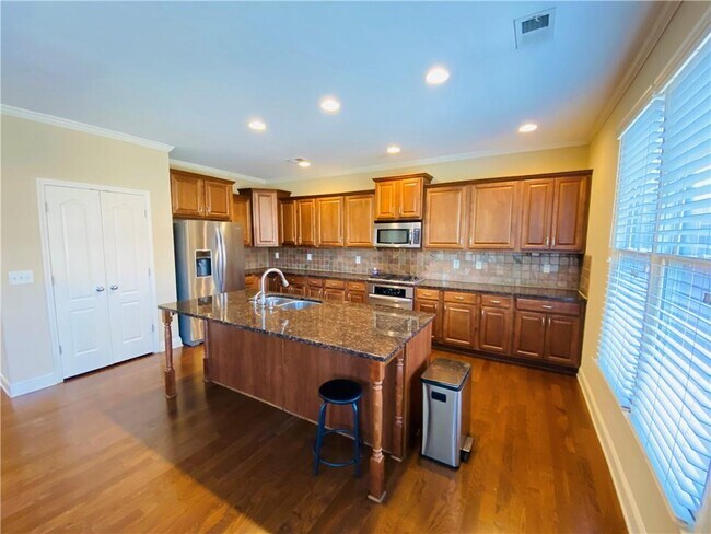 Building Photo - 836 Red Hart Ln