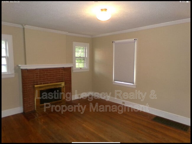 Building Photo - 708 S Broad St