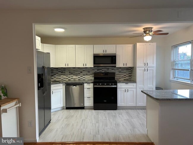 Building Photo - 3004 Secane Dr