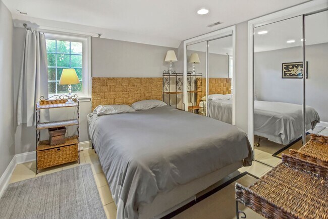 Building Photo - 6902 Tilden Ln