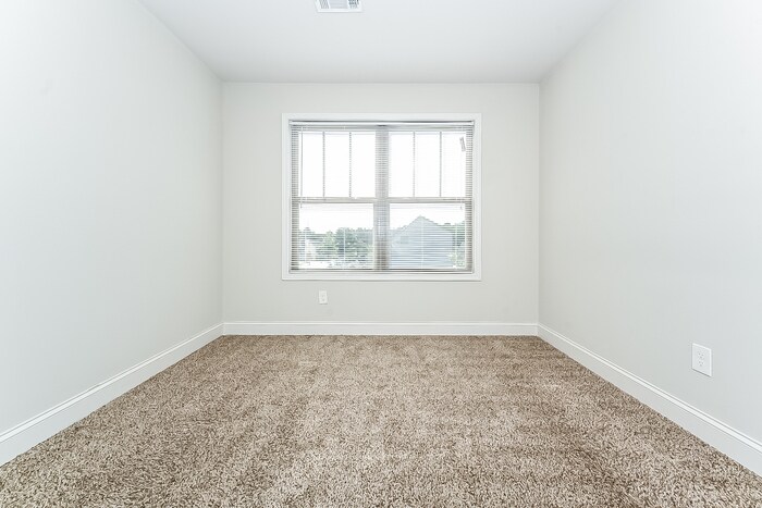 Building Photo - 1020 Allegiance Dr