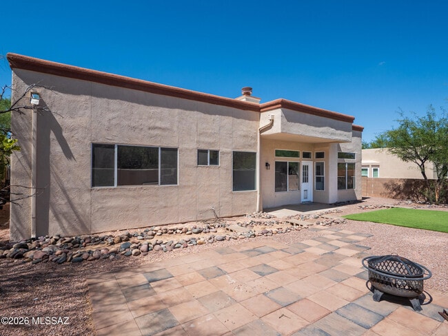 Building Photo - 2430 N Quesnel Loop