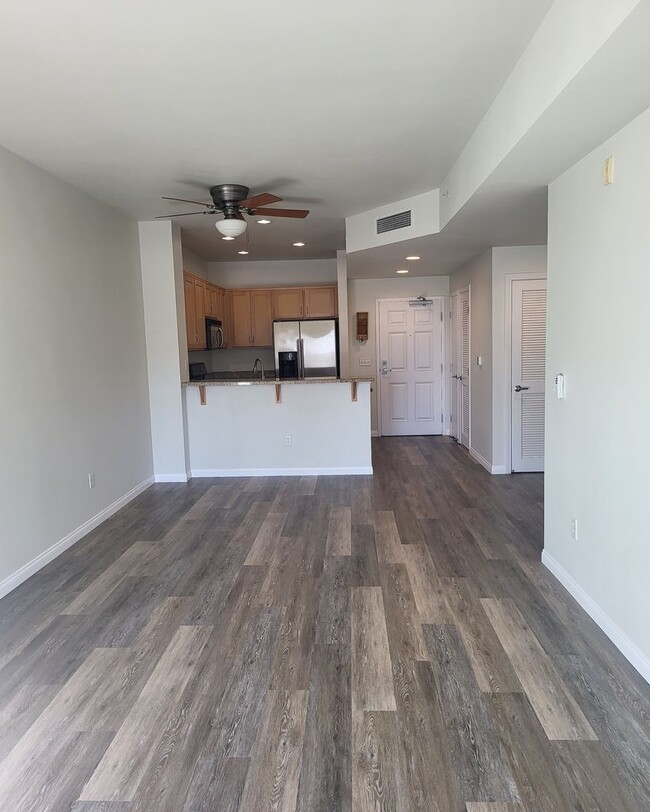 Building Photo - View Gaslamp 1 bedroom Condo with Parking,...