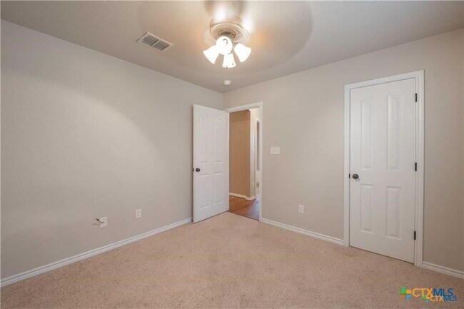 Building Photo - 6201 Flag Stone Dr