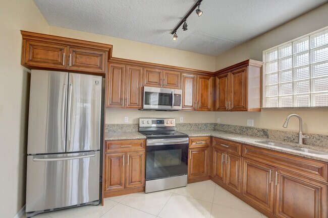 Building Photo - 11073 Harbour Springs Cir