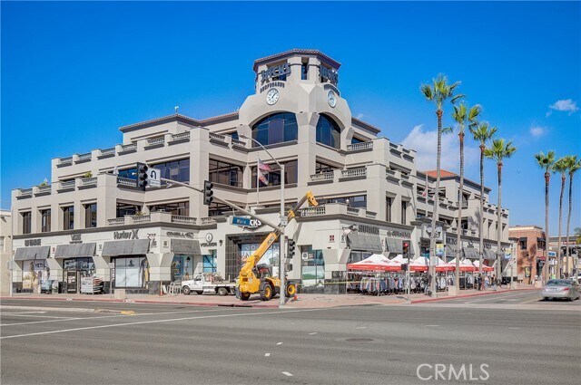 Building Photo - 16562 Regina Cir