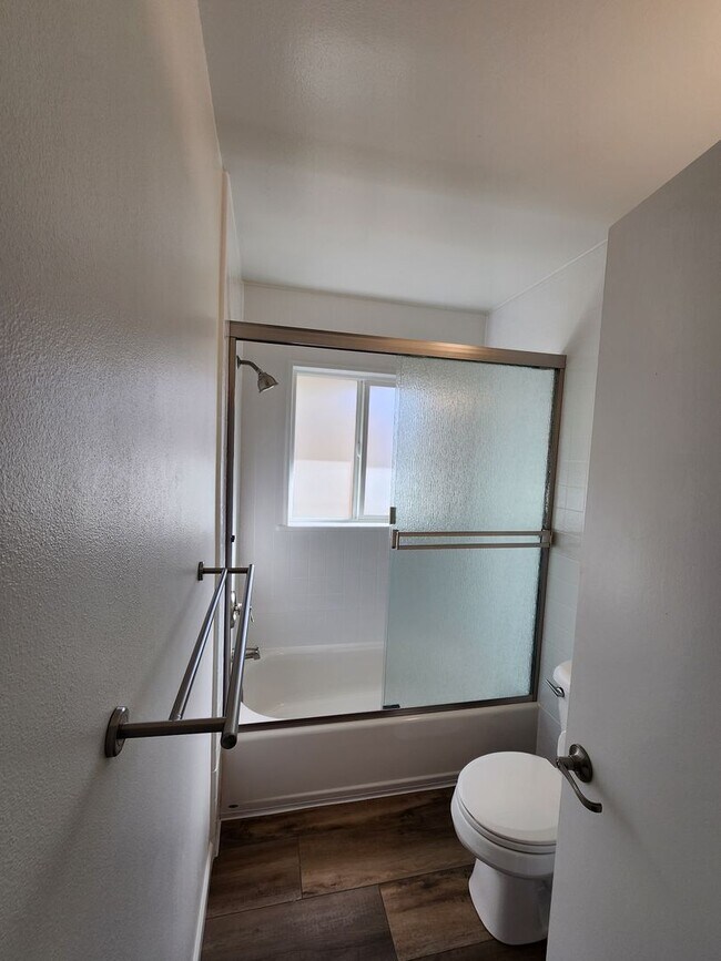 Building Photo - 8042 Taylor Dr