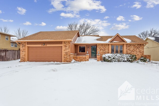 Primary Photo - 3 bedroom, 3 bath near Harry & Rock Rd.