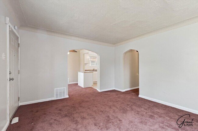 Building Photo - $1250 3 bedroom bungalow