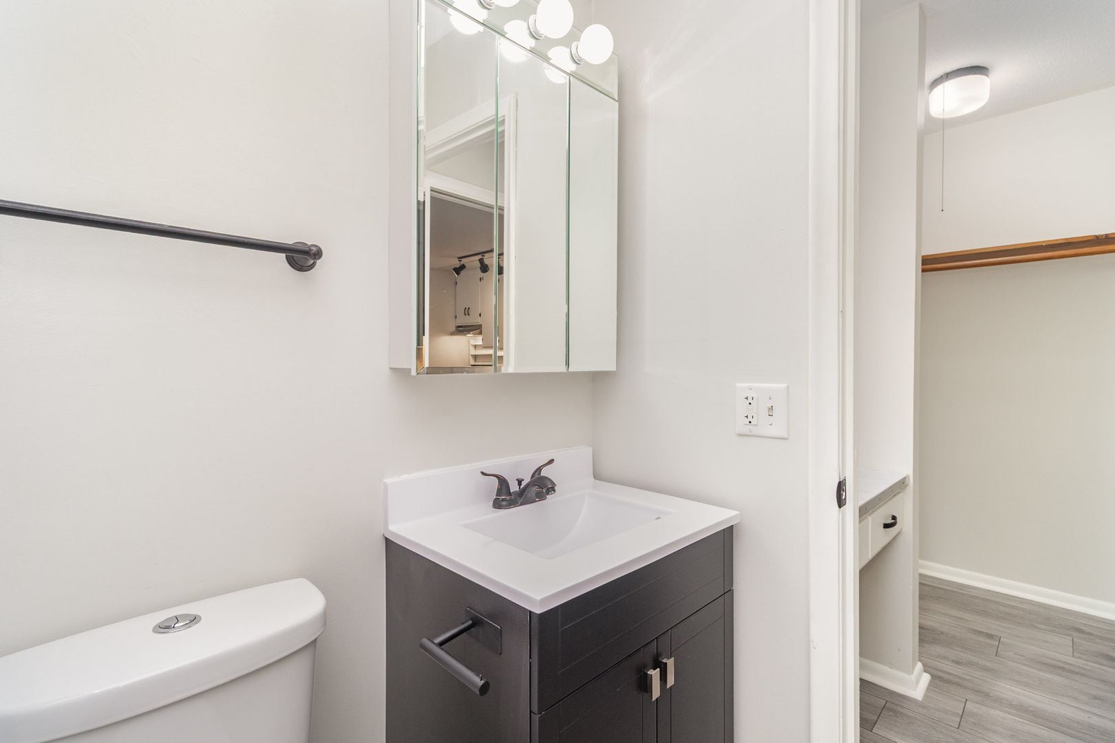 Building Photo - 2009 Commerce Blvd